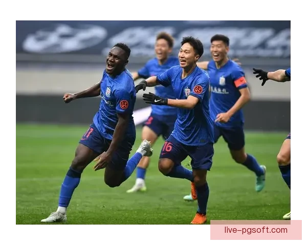 上海海港力压申花问鼎中超两连冠见证新王朝崛起与沪上德比时代更迭